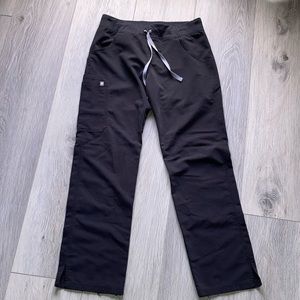 Figs YOLA Small Scrub Pants bottom leg has fray see last photo